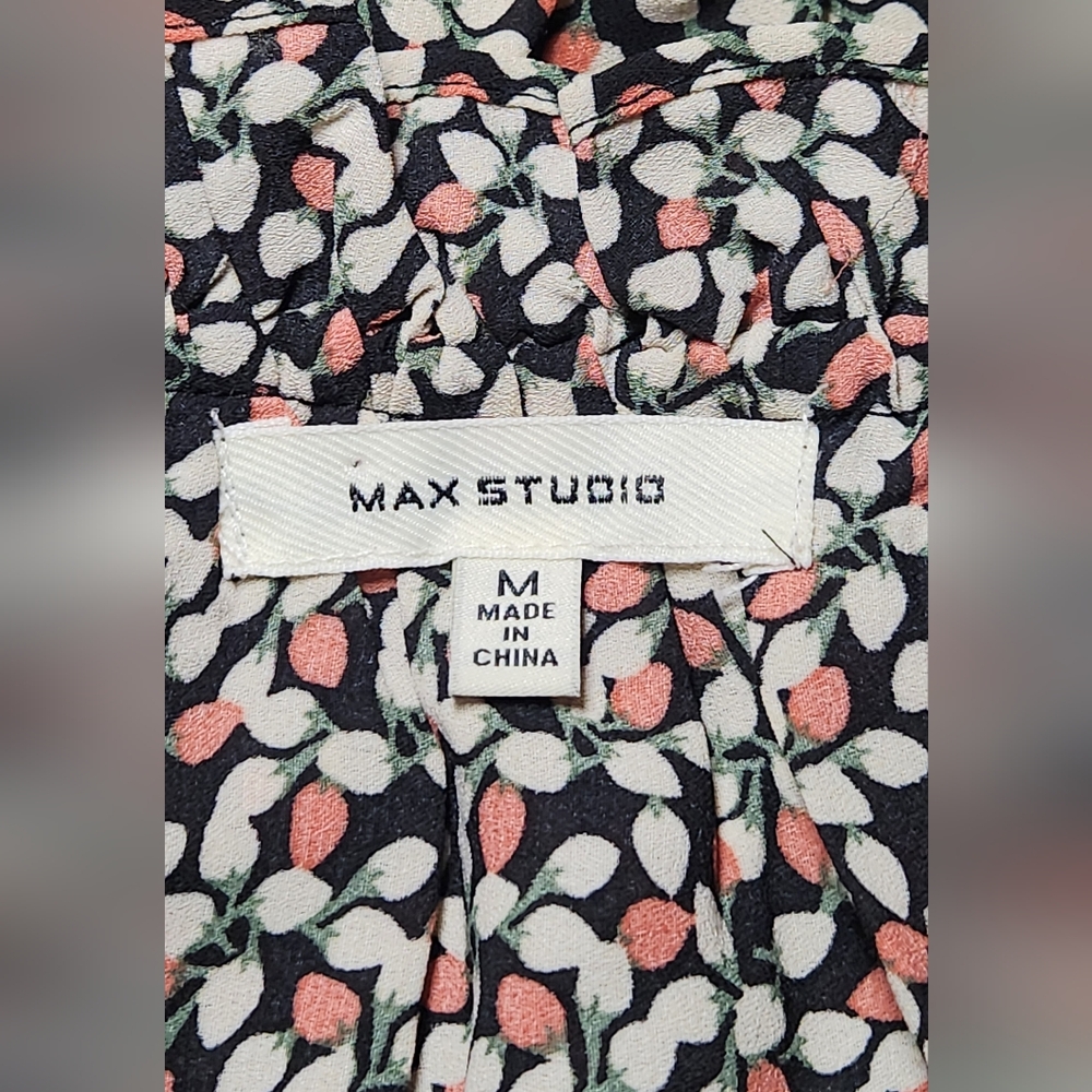 Max Studio Short Sleeve Floral Print Blouse Size Medium - Picture 4 of 6